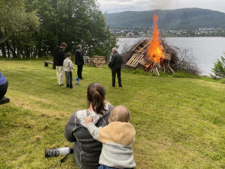 Midtsommarfest i fineveret