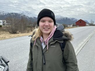 Siri-Linn skal svømme for Norge