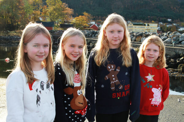 Ny førjulssong med fire sulajenter