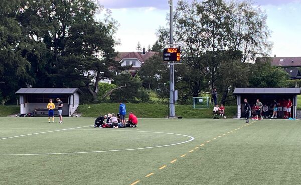 Stoppa kampen etter stygg skade