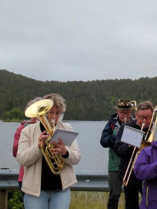Korpset spelar