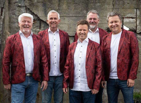 Spanande musikkafé på indre
