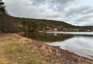 Både belte og bukseselar skal ta vare på Brusdalsvatnet