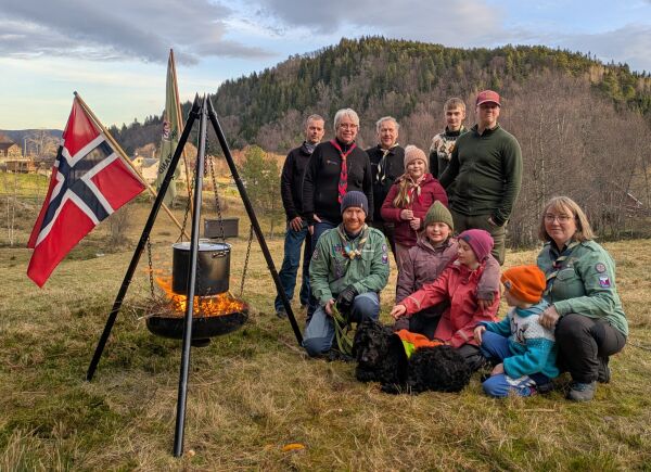 Båling med speidarane