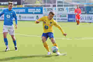 – Vi øydelegg kampen for oss sjøl