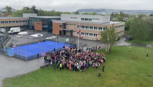 Flaggheising på Langevåg skule